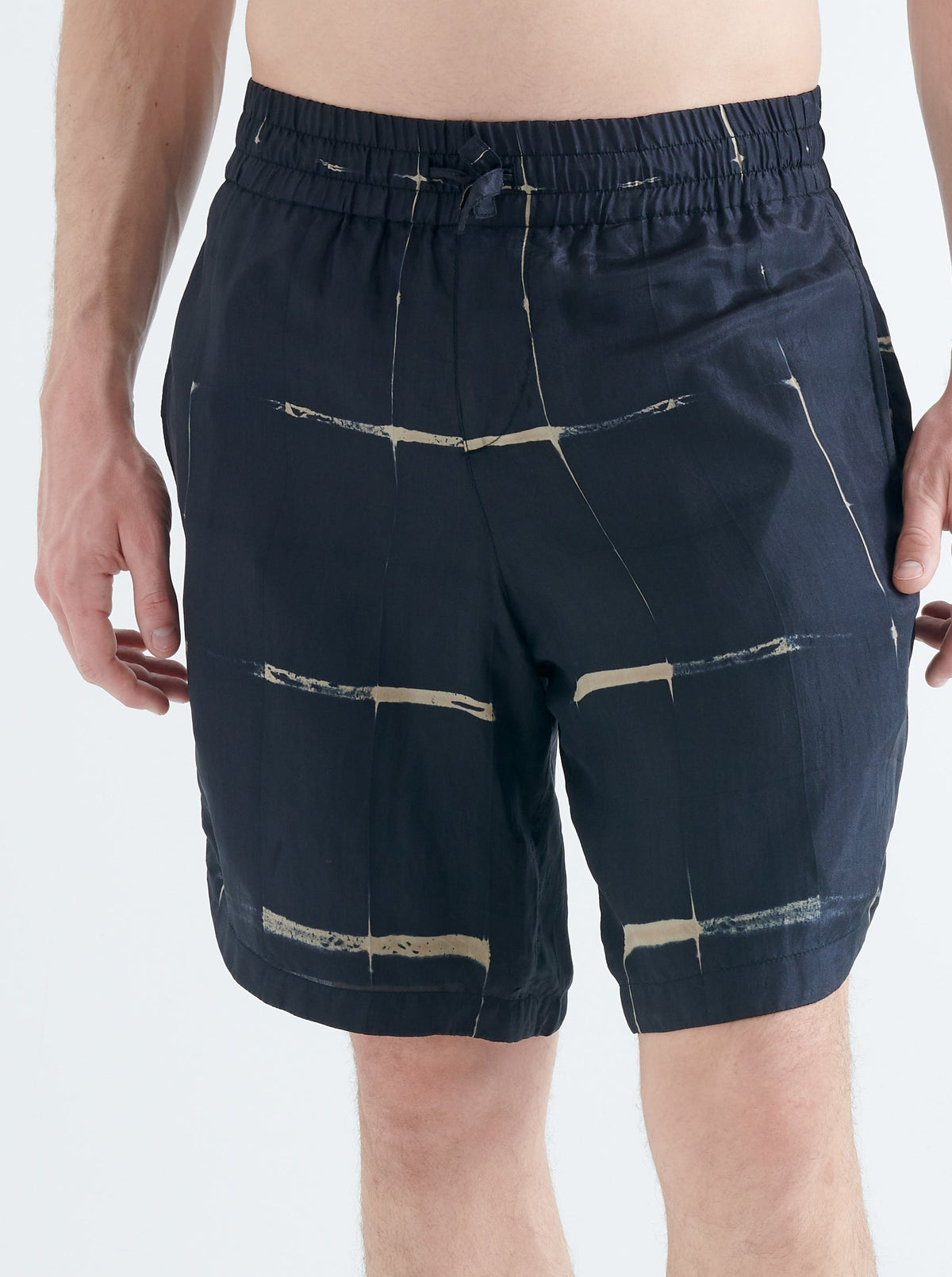 Hiri Silk Short in Black and Sand