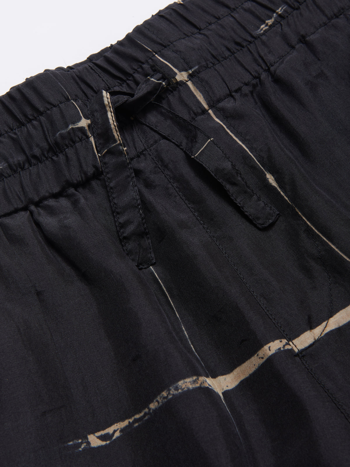 Hiri Silk Short in Black and Sand